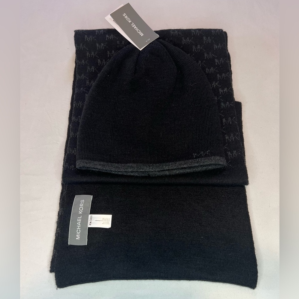 Michael Kors NWT hat and scarf set